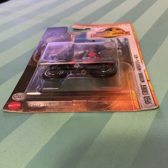 Matchbox Jurassic World Speed Striker Motorcycle - Picture 8 of 8